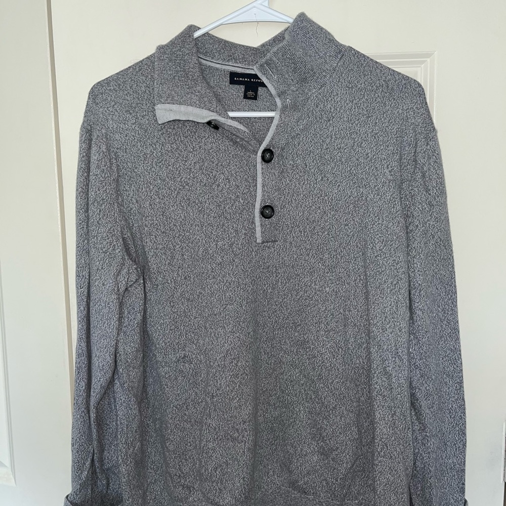 Grey super comfy banana republic sweater!